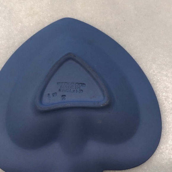 VINTAGE WEDGWOOD JASPERWARE ASHTRAYS - SET OF 2 BLUE & 1 GREEN - Picture 12 of 16